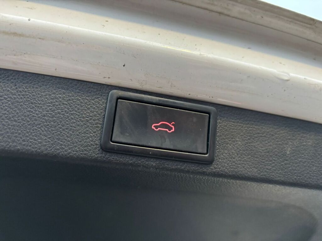 Skoda Octavia 2022 Valkoinen