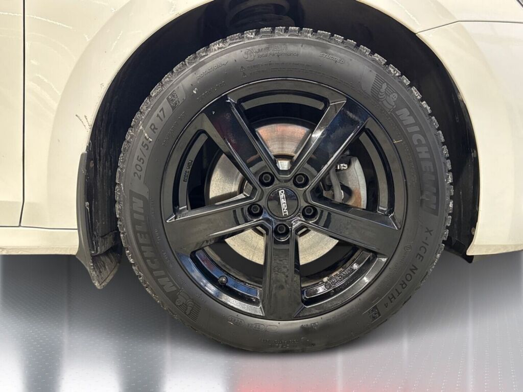 Skoda Octavia 2022 Valkoinen