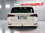 Skoda Octavia 2022 Valkoinen
