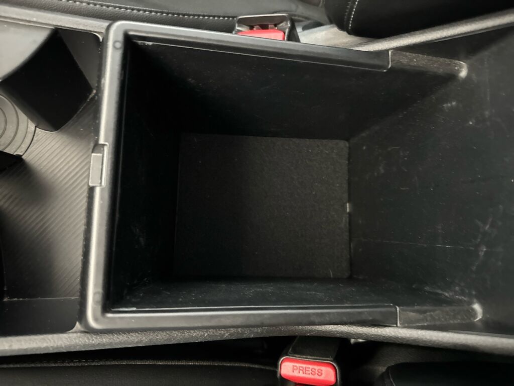 Kia Sportage 2023 Punainen