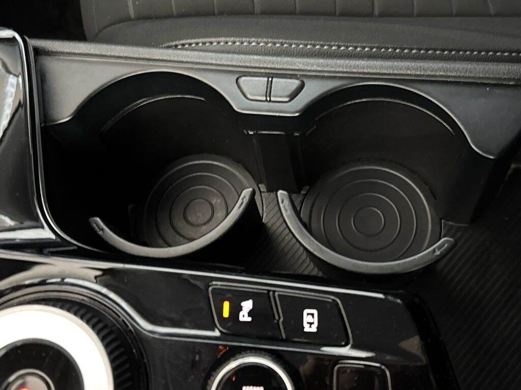 Kia Sportage 2023 Punainen