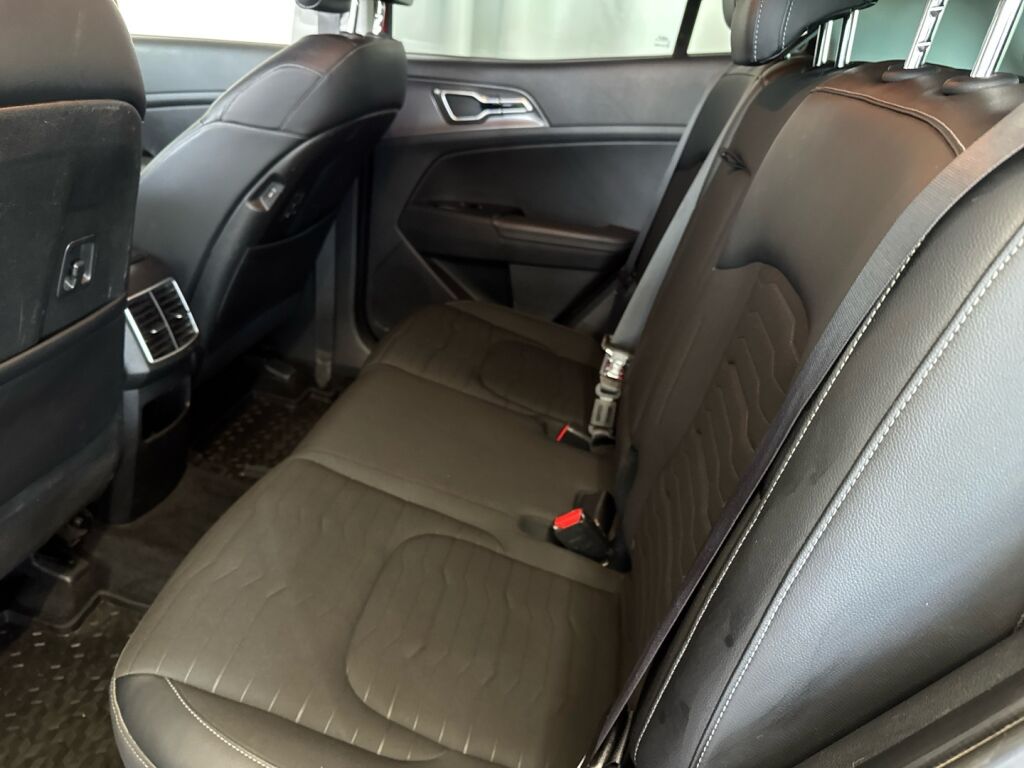 Kia Sportage 2023 Punainen