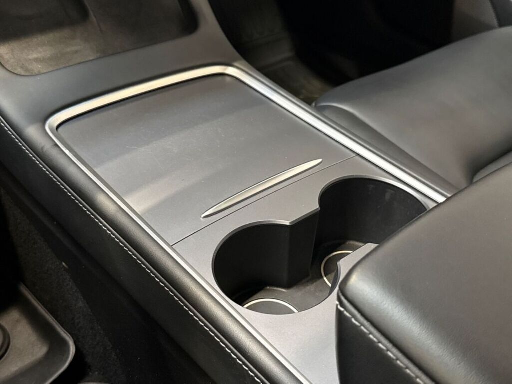 Tesla Model 3 2022 Musta