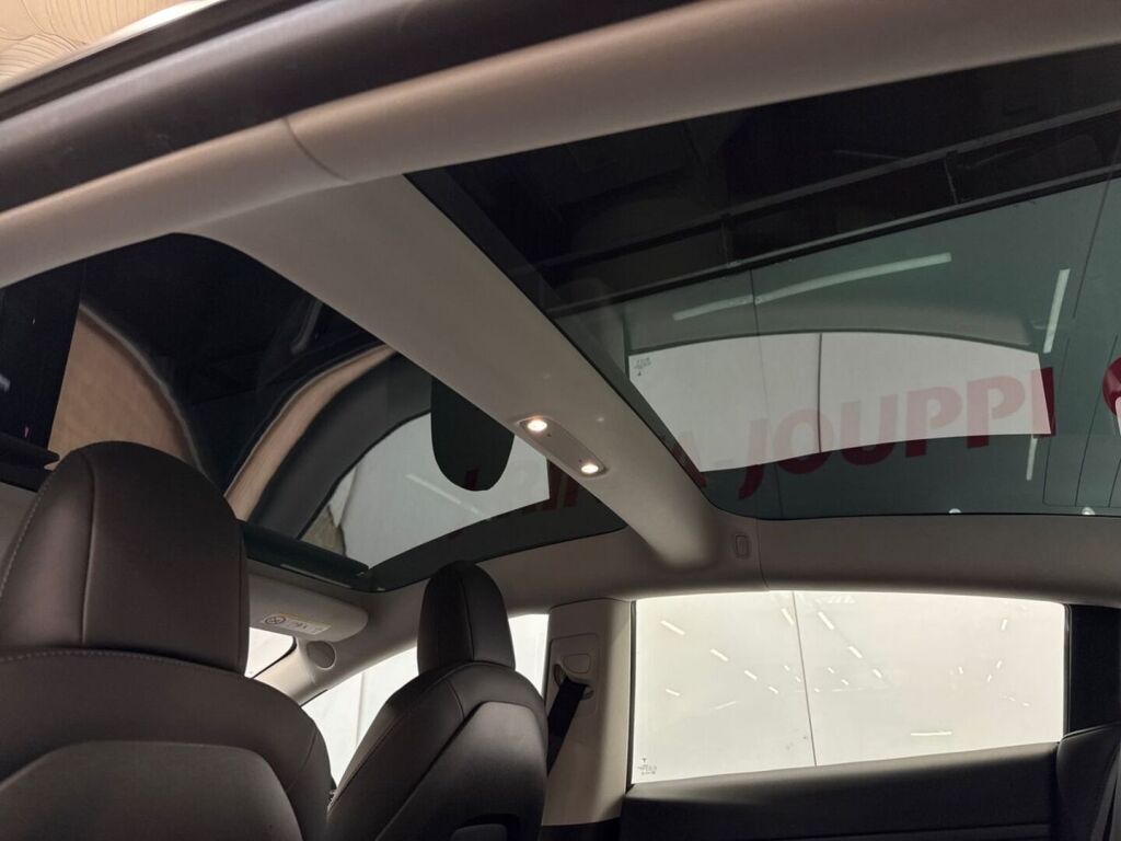 Tesla Model 3 2022 Musta