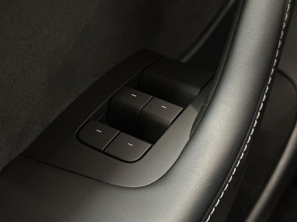 Tesla Model 3 2022 Musta