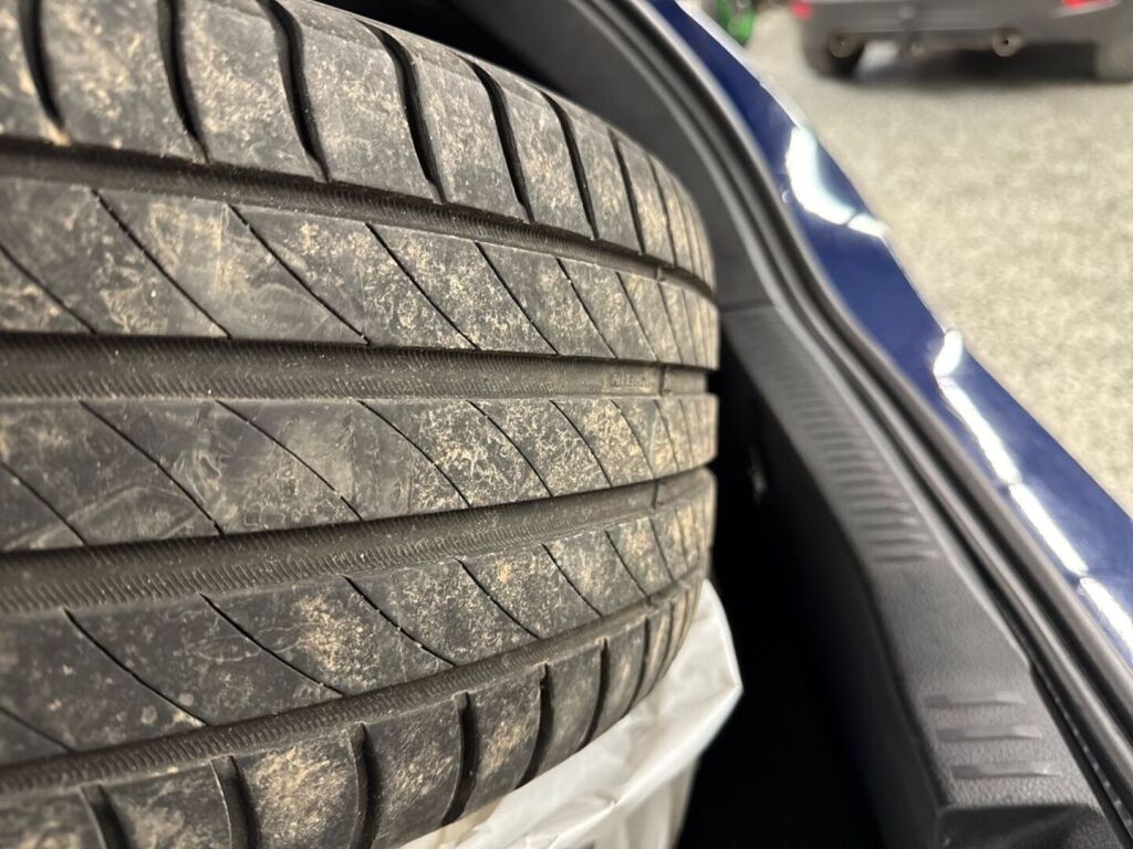 Toyota Auris 2017 Sininen