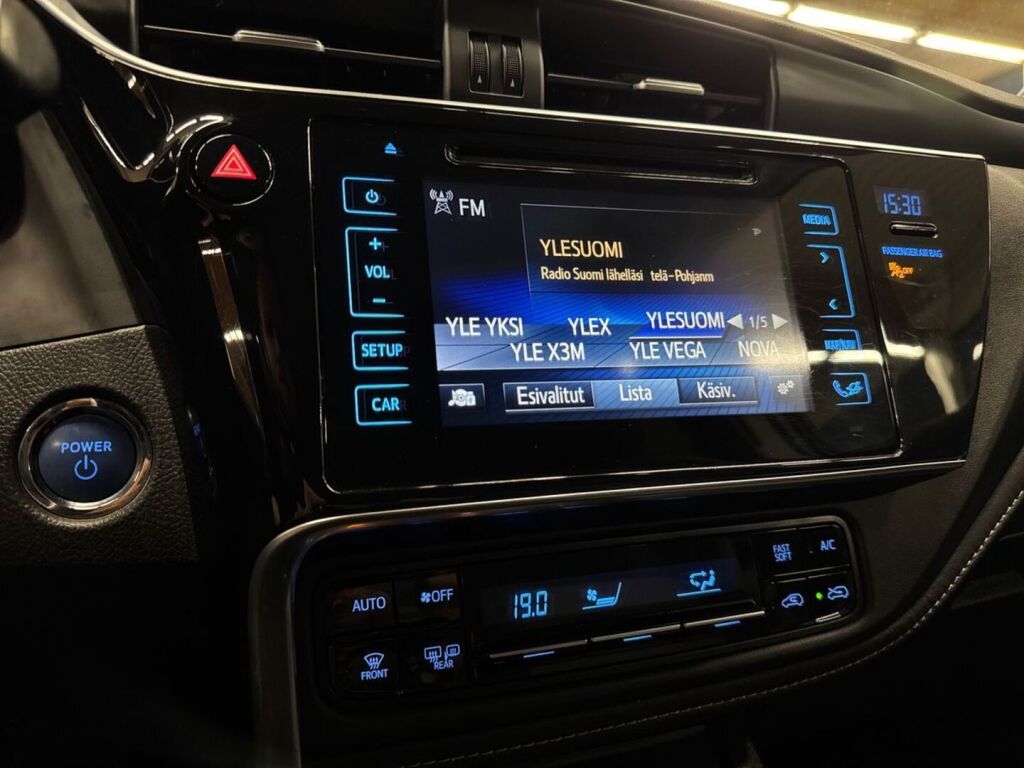 Toyota Auris 2017 Sininen