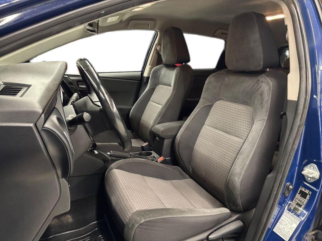 Toyota Auris 2017 Sininen