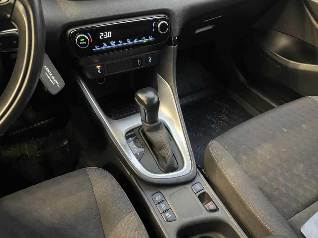 Toyota Yaris 2022 Valkoinen