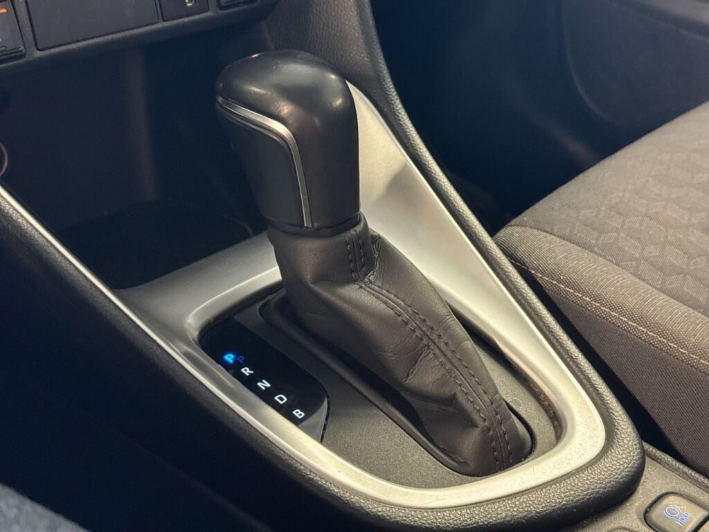 Toyota Yaris 2022 Valkoinen