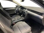Volkswagen Passat 2023 Musta