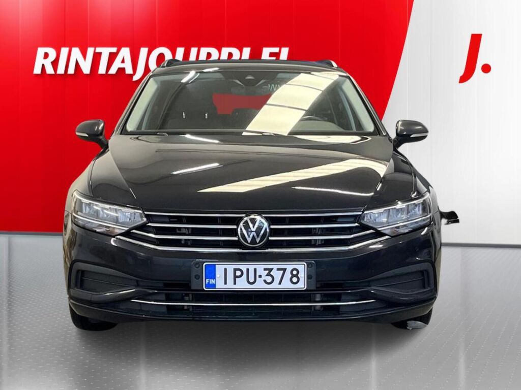 Volkswagen Passat 2023 Musta