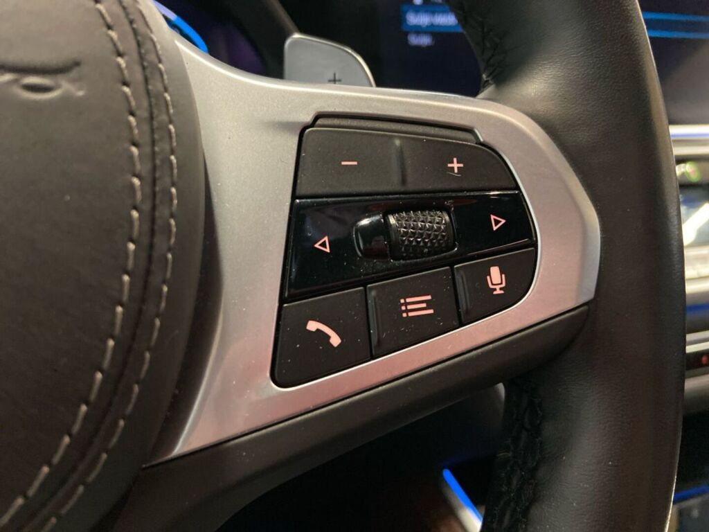 BMW X5 2022 Musta