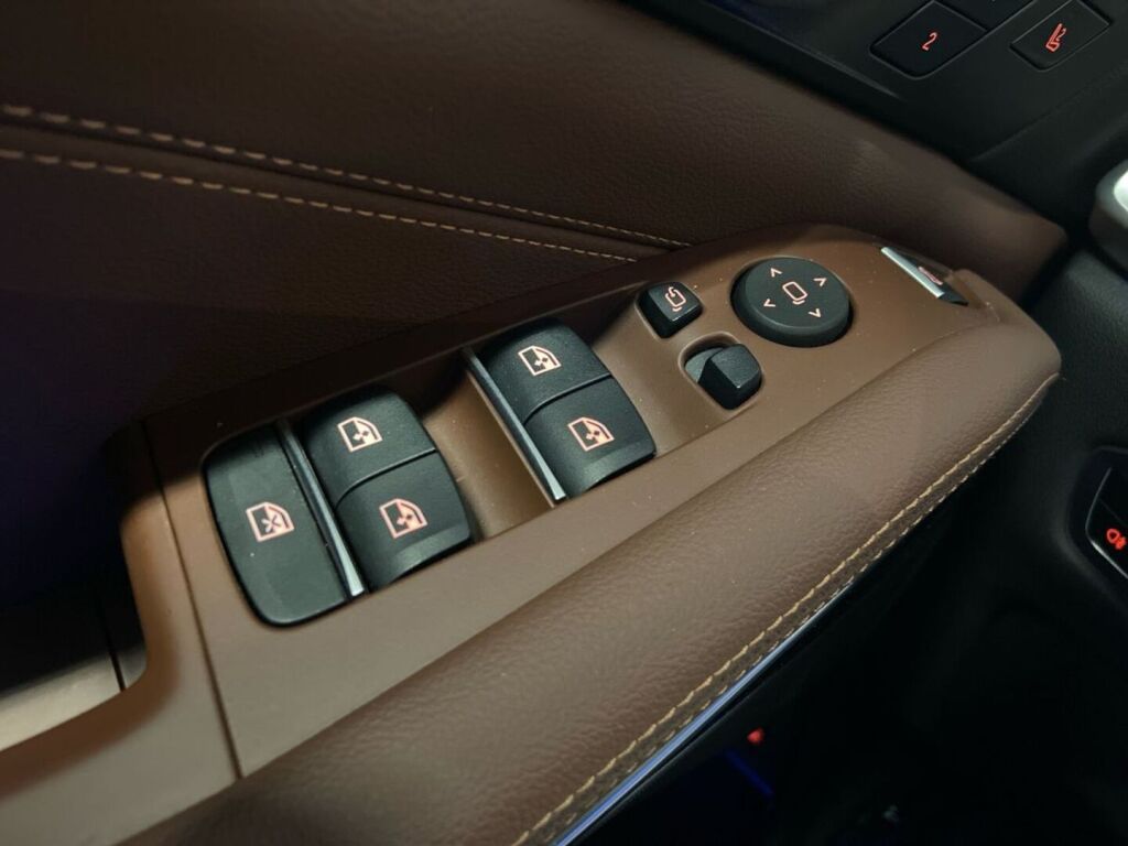 BMW X5 2022 Musta