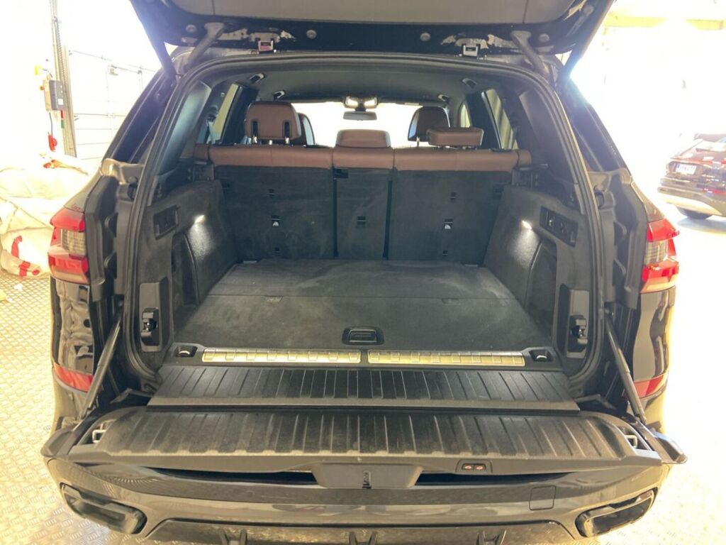 BMW X5 2022 Musta