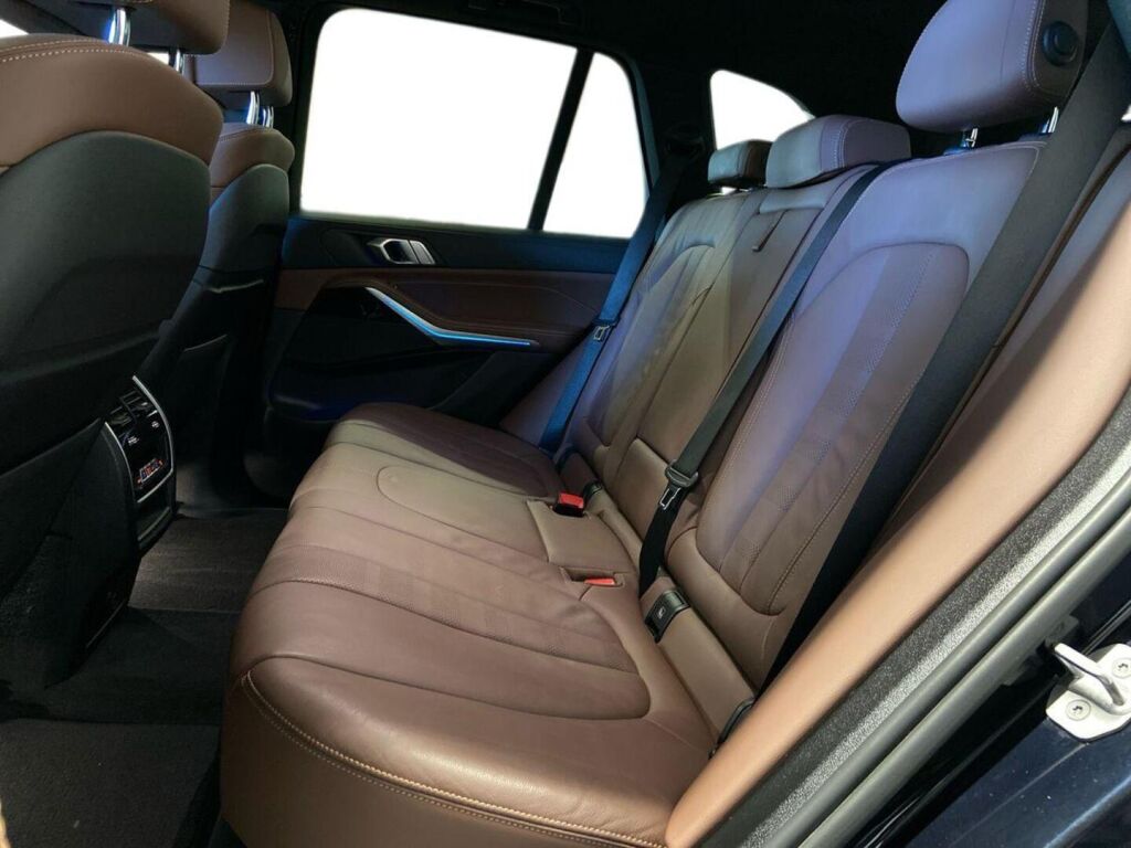 BMW X5 2022 Musta