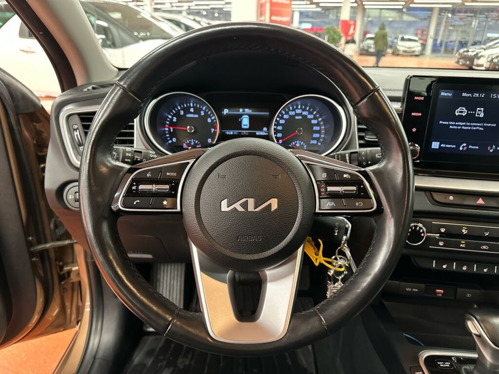 Kia Ceed 2022 Ruskea (beige)