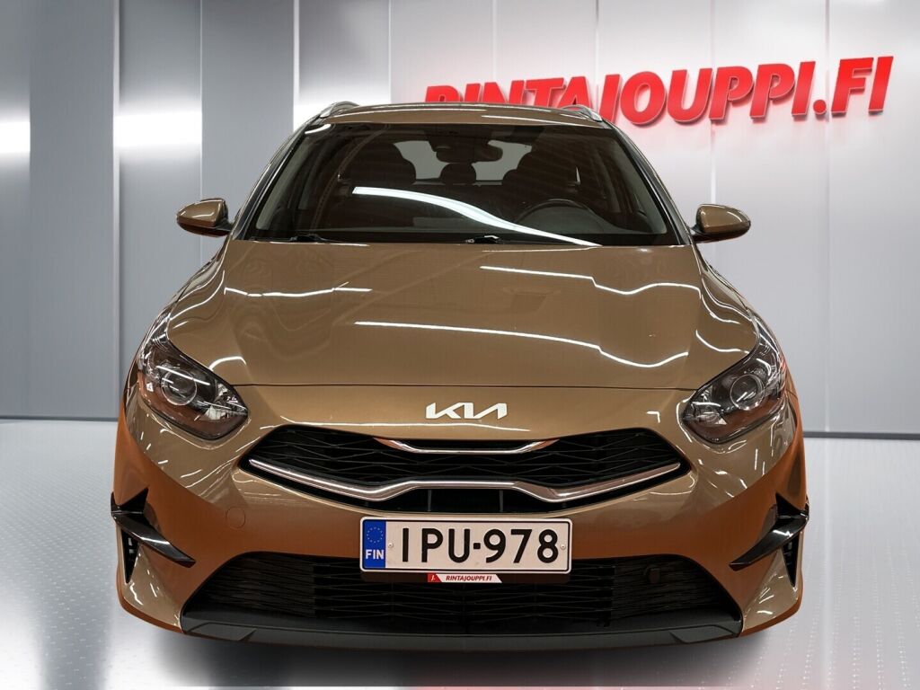 Kia Ceed 2022 Ruskea (beige)