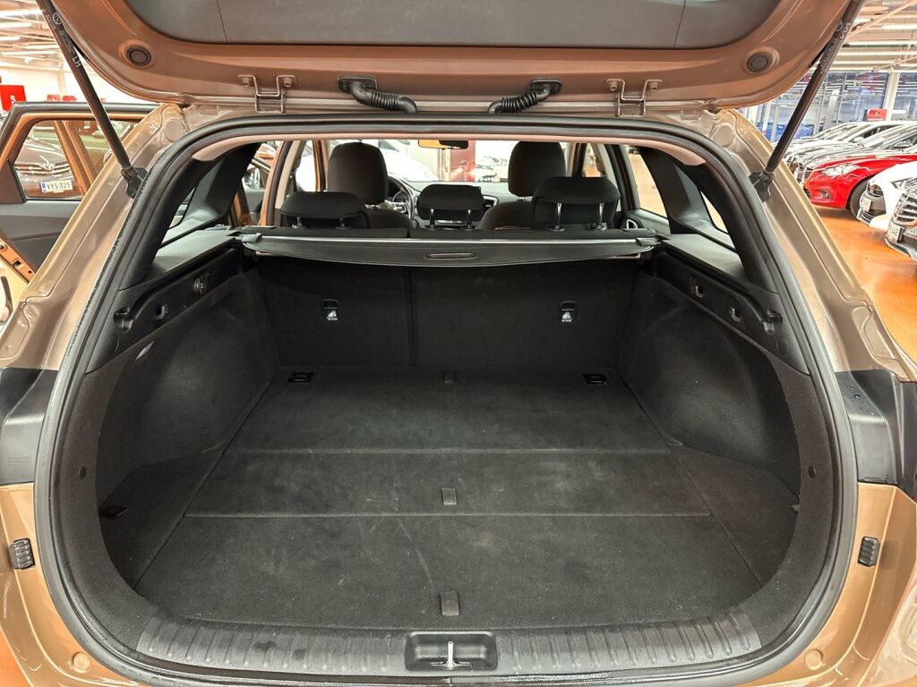 Kia Ceed 2022 Ruskea (beige)