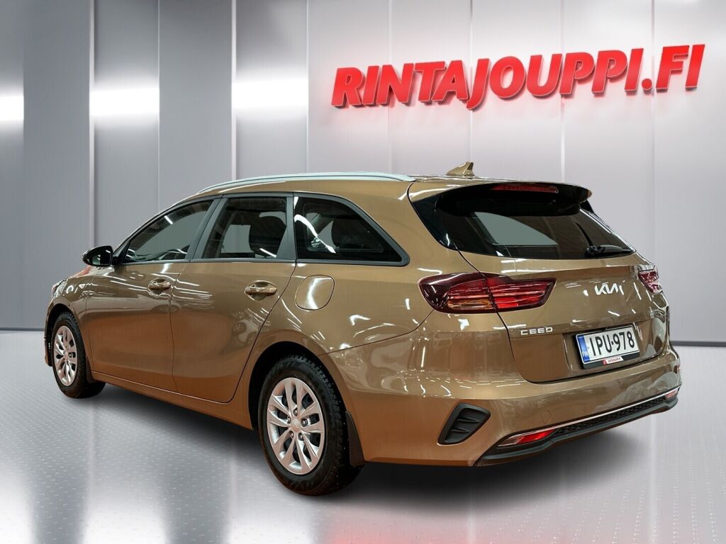 Kia Ceed 2022 Ruskea (beige)