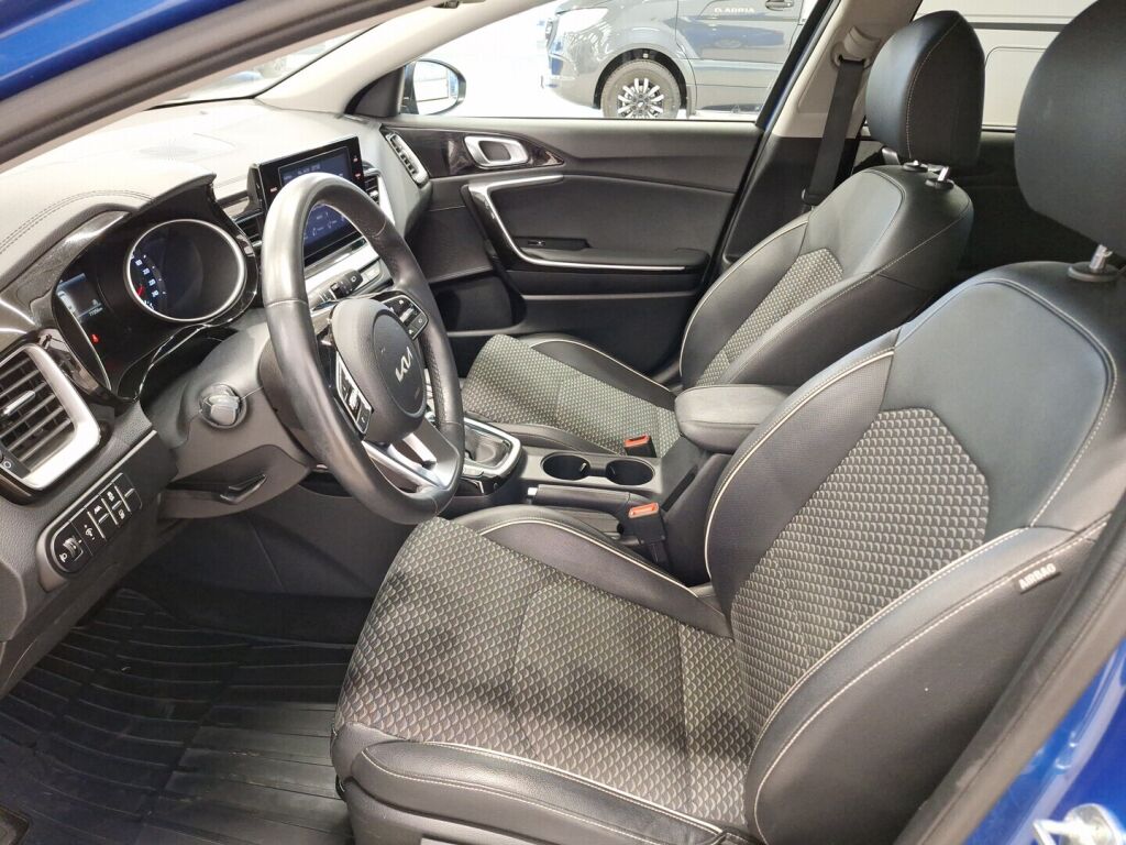 Kia Ceed 2022 Sininen