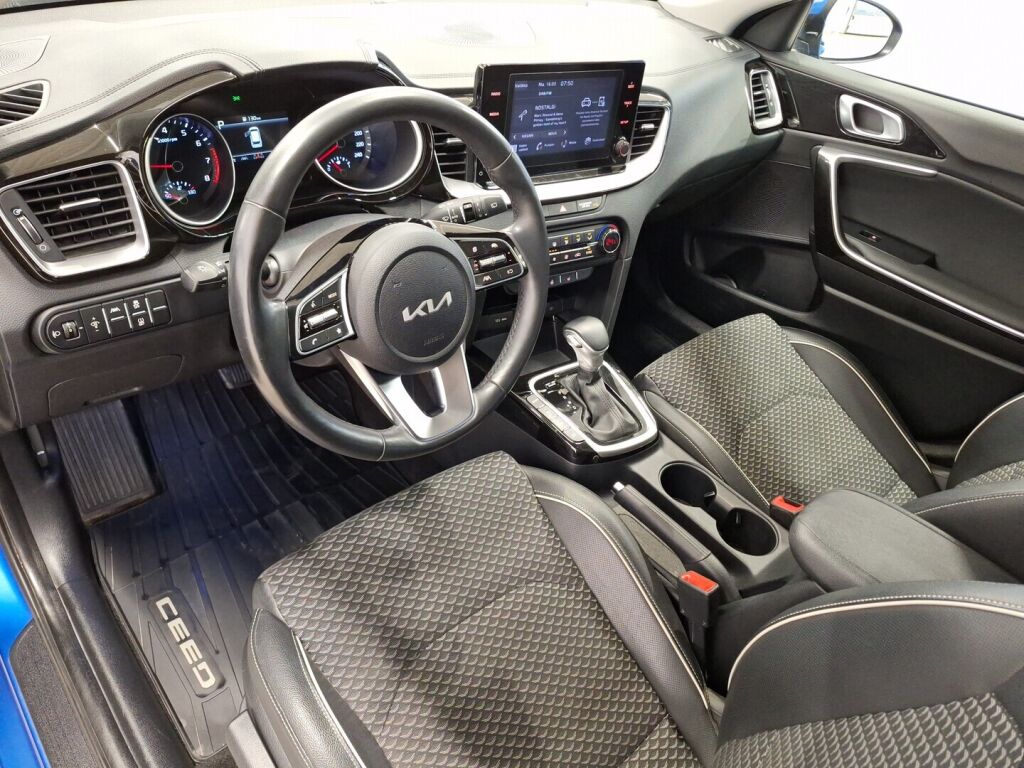 Kia Ceed 2022 Sininen