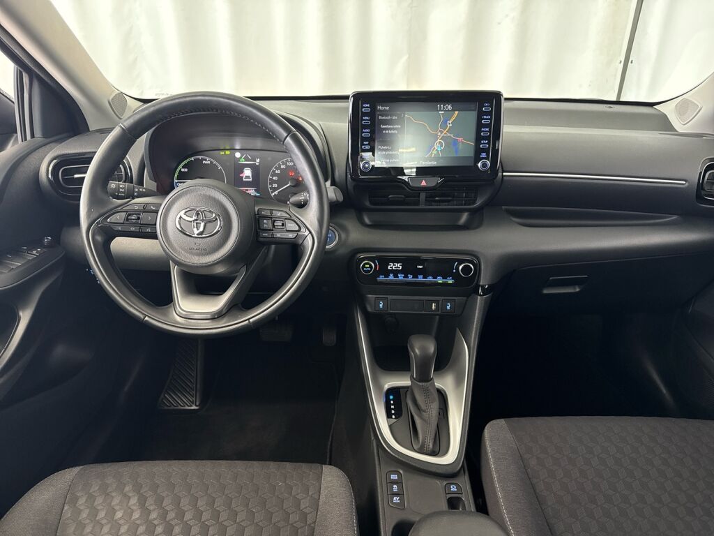 Toyota Yaris 2022 Musta