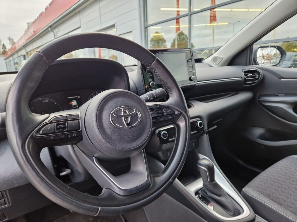 Toyota Yaris 2022 Musta