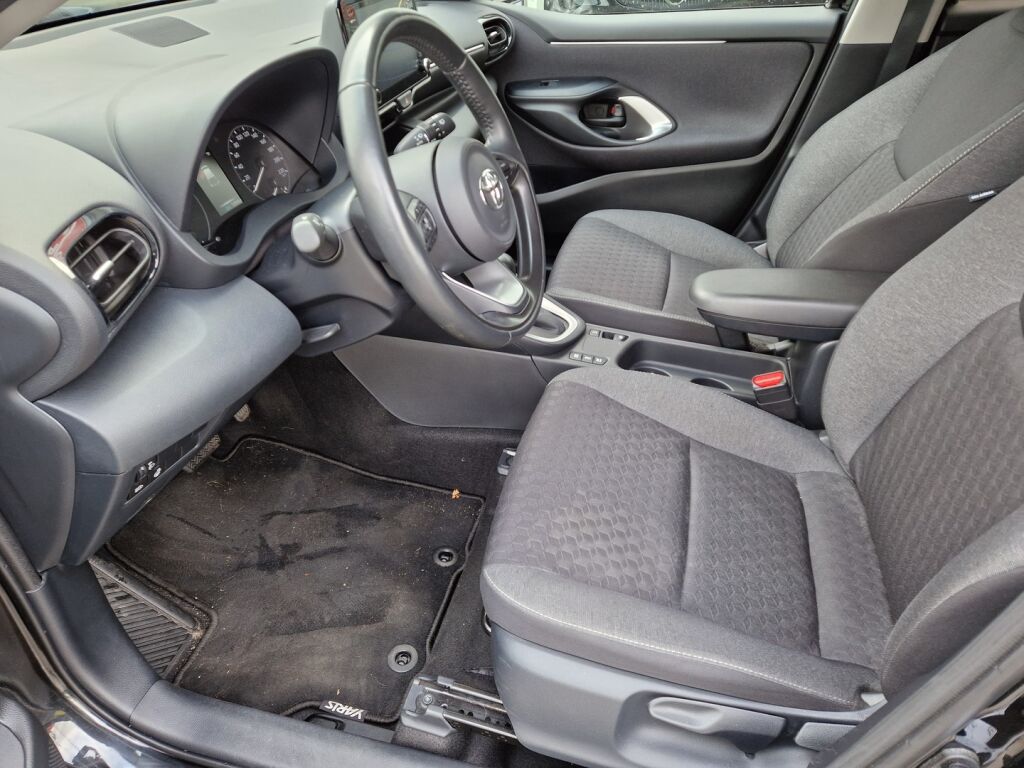 Toyota Yaris 2022 Musta