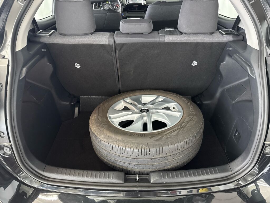 Toyota Yaris 2022 Musta