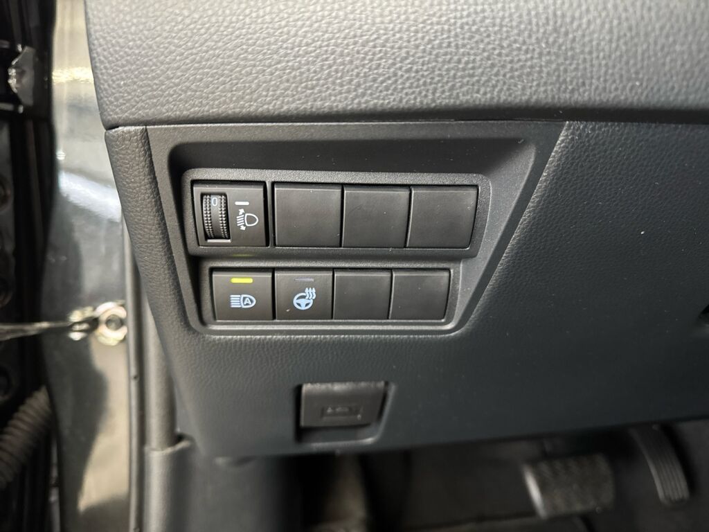 Toyota Yaris 2022 Musta