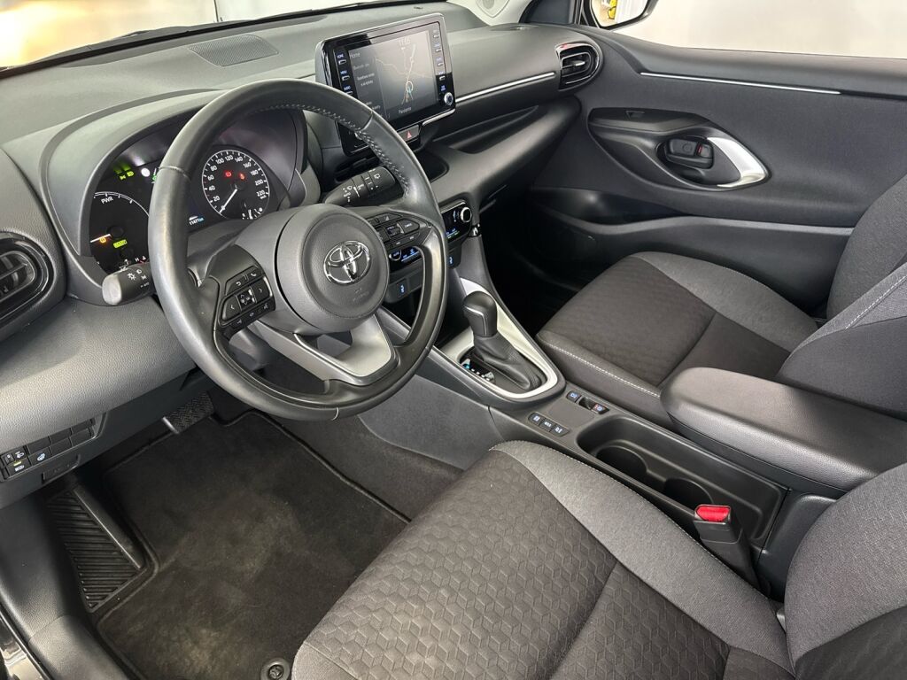 Toyota Yaris 2022 Musta