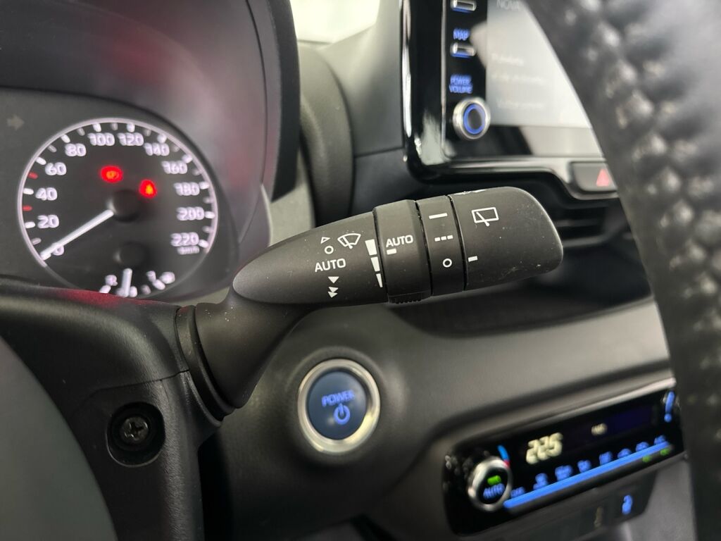 Toyota Yaris 2022 Musta