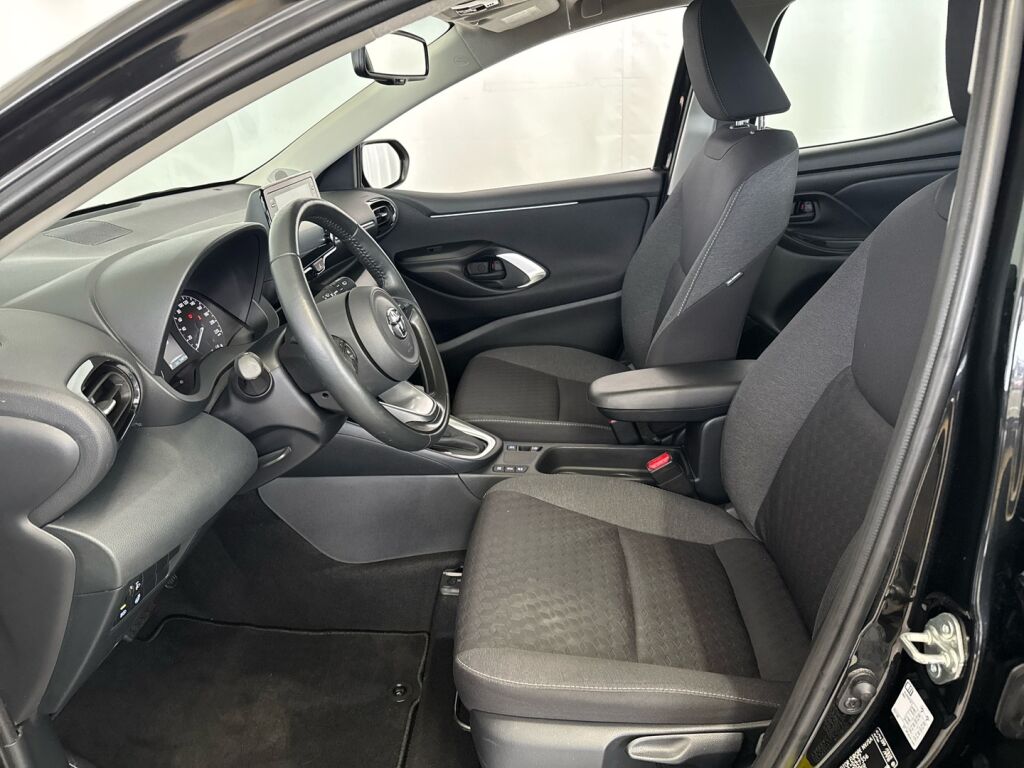 Toyota Yaris 2022 Musta