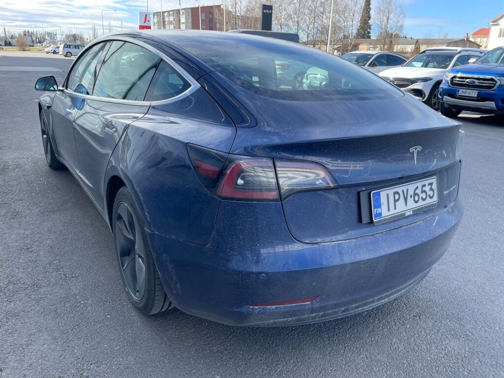 Tesla Model 3 2019 Sininen