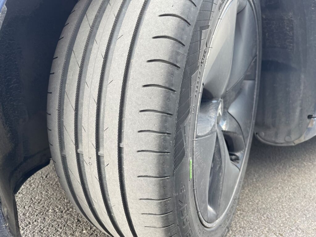 Tesla Model 3 2019 Sininen