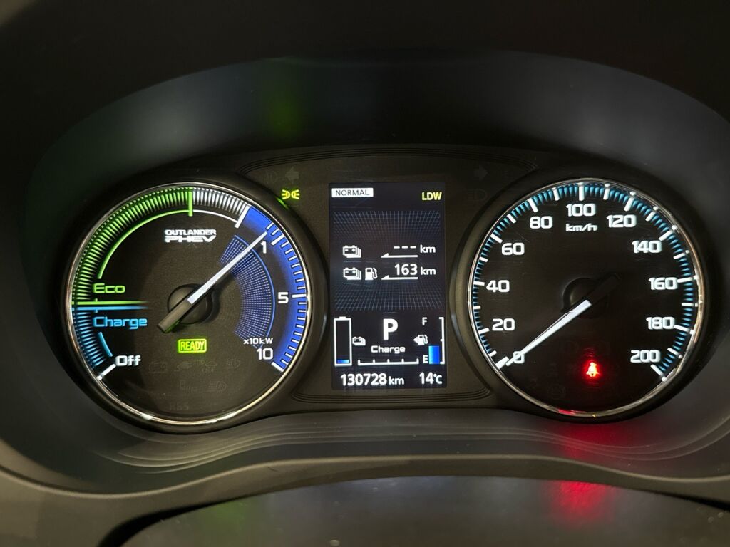 Mitsubishi Outlander PHEV 2019 Violetti