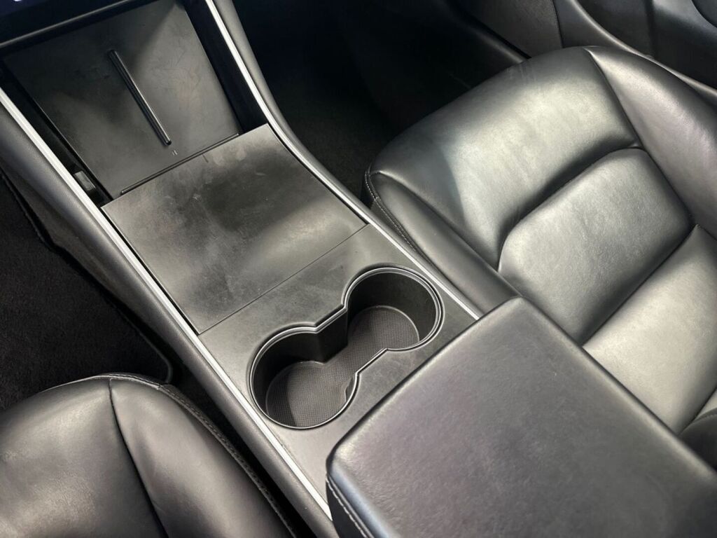 Tesla Model 3 2019 Musta