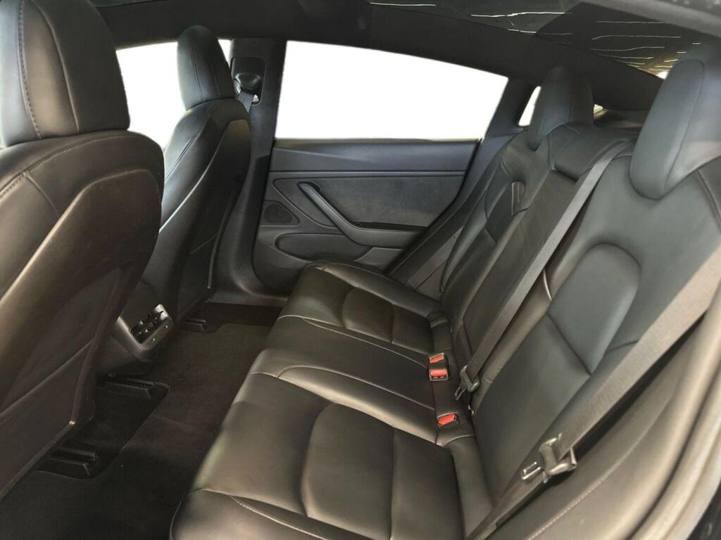 Tesla Model 3 2019 Musta