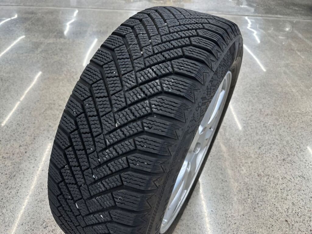 Volvo S60 2013 Punainen