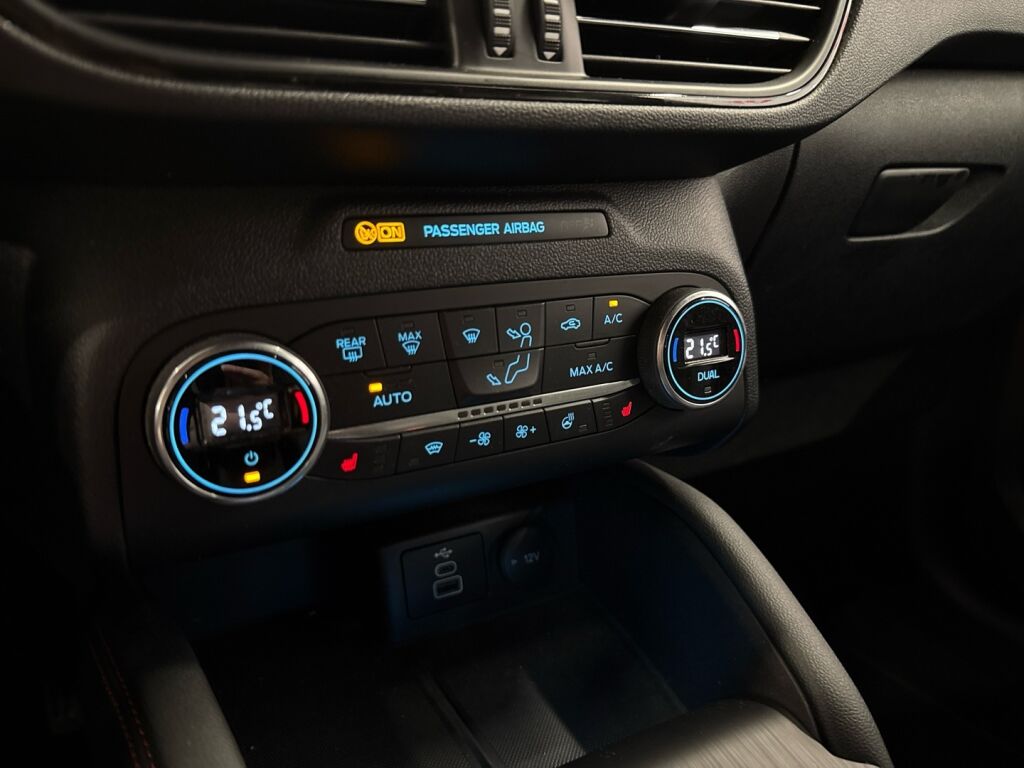 Ford Kuga 2023 Sininen
