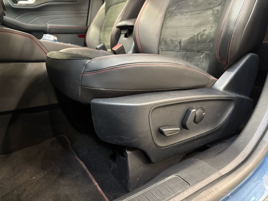 Ford Kuga 2023 Sininen