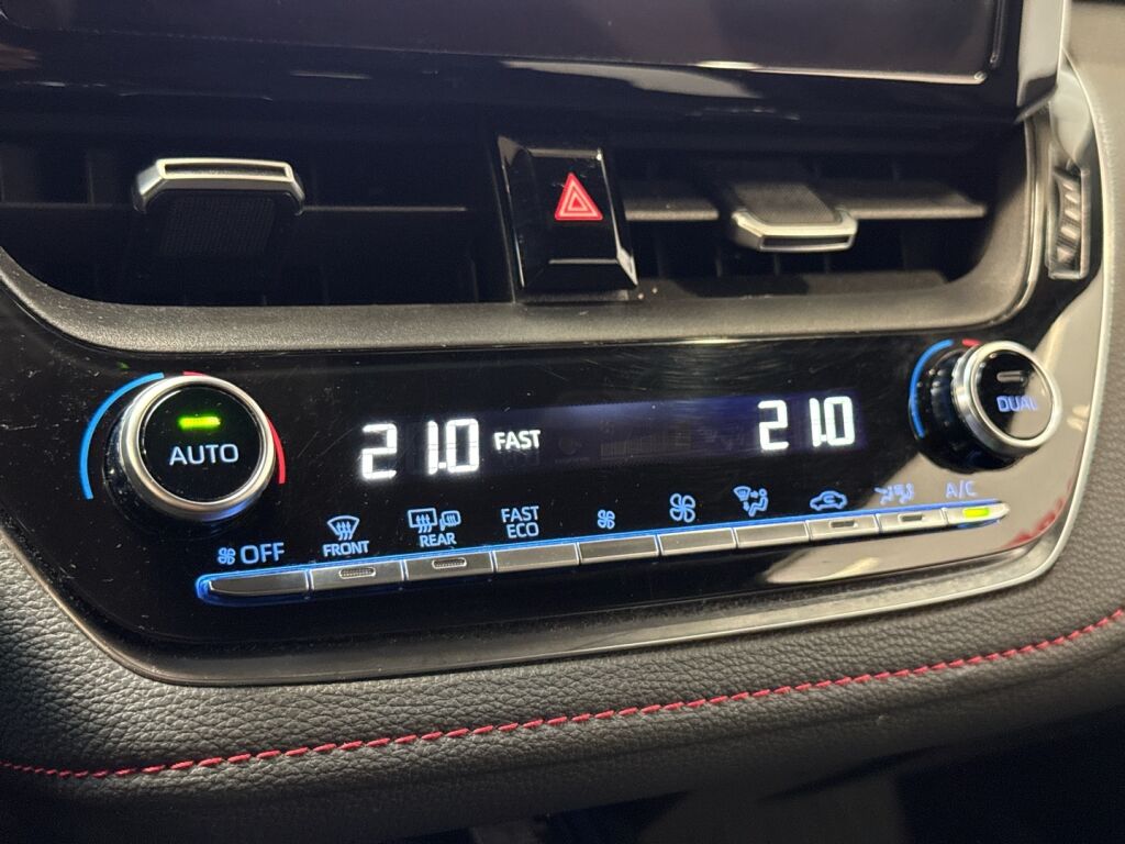 Toyota Corolla 2022 Sininen