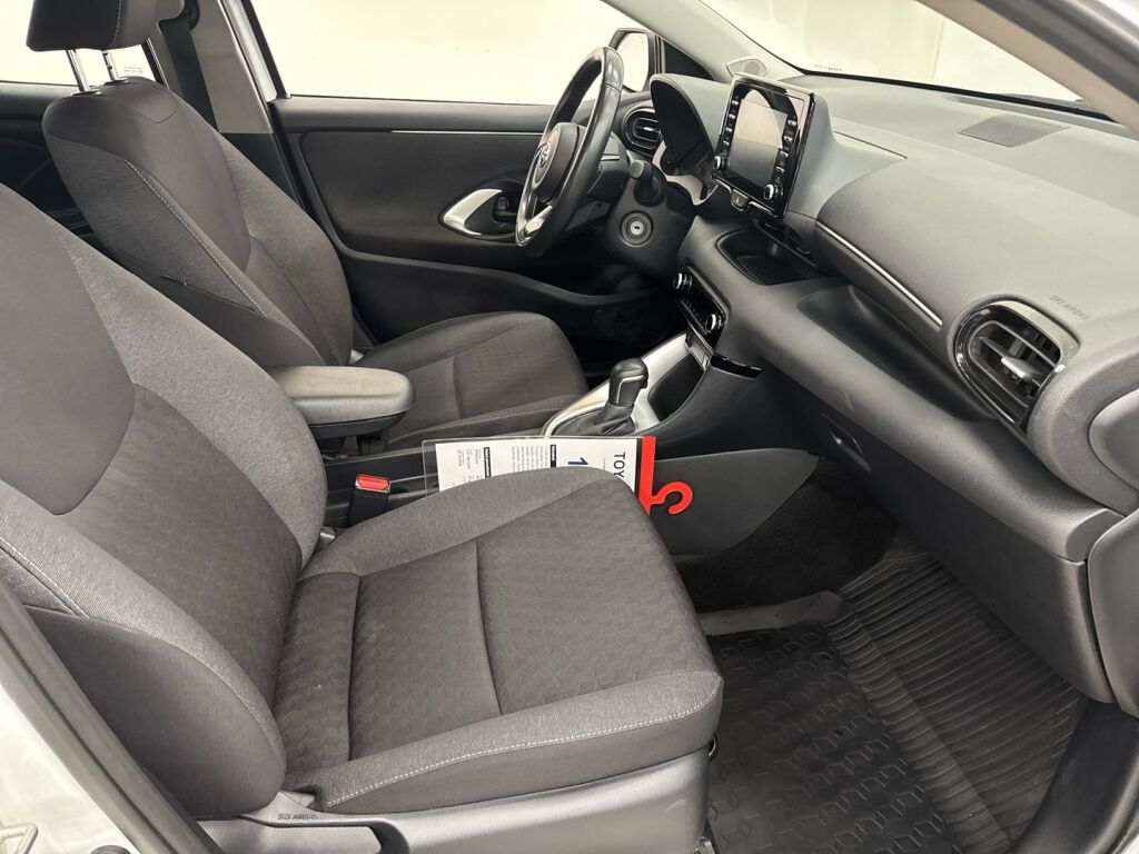 Toyota Yaris 2022 Valkoinen