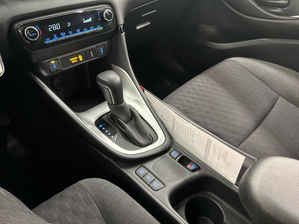 Toyota Yaris 2022 Valkoinen