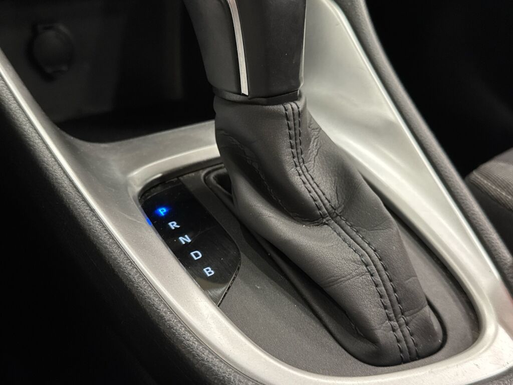 Toyota Yaris 2022 Valkoinen