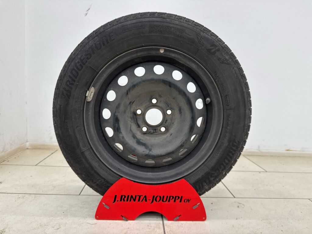 Toyota Yaris 2022 Valkoinen