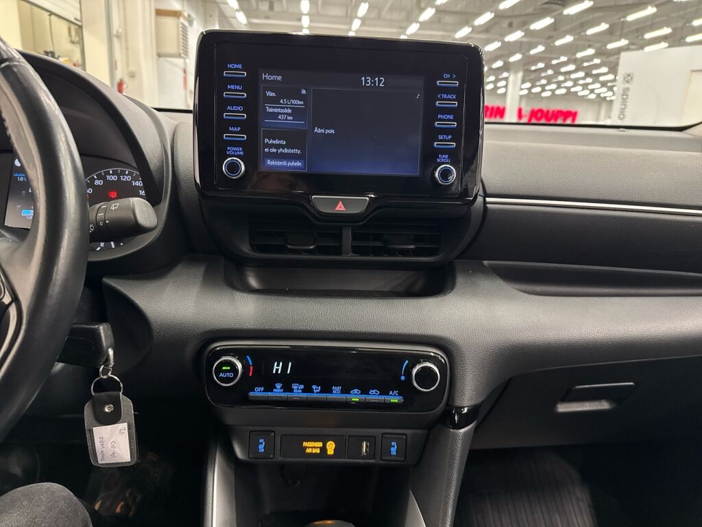 Toyota Yaris 2022 Valkoinen