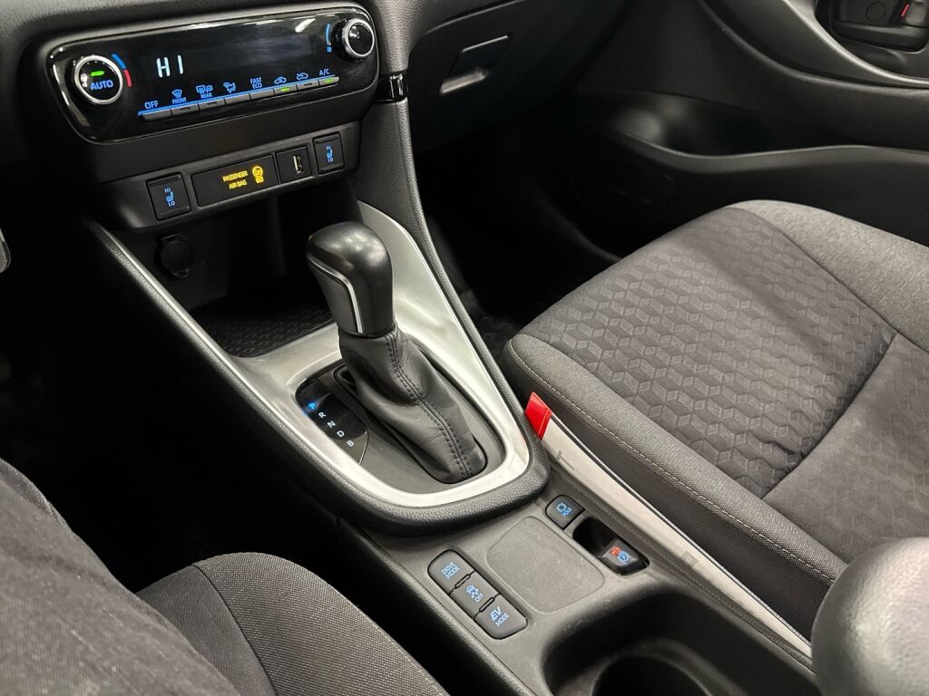 Toyota Yaris 2022 Valkoinen