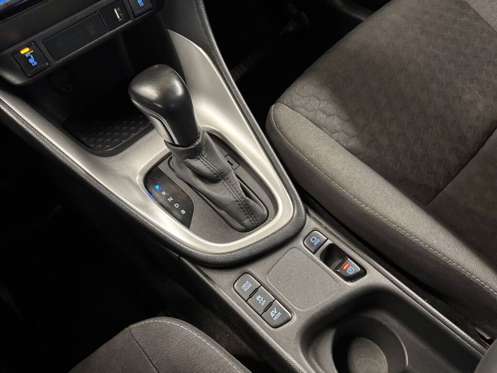 Toyota Yaris 2022 Valkoinen